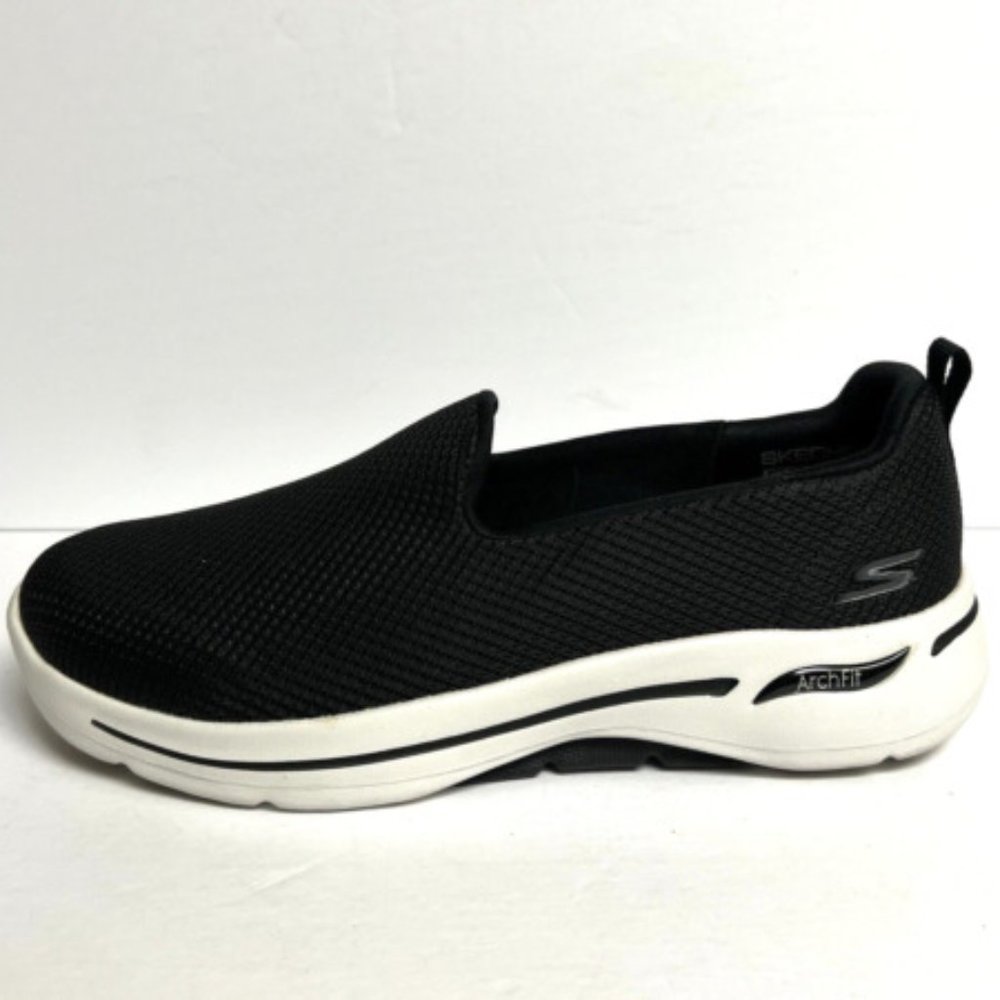 Skechers Womens Go Walk Arch Fit Grateful Sneaker Black Size 8.5W